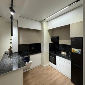 2-комн. квартира в новостройке на ул. Кирка Керкоряна в Малатия-Себастии, 60 кв.м., высокие потолки