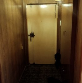 4-комн. квартира на ул. Абовяна в центре, 135 кв.м., 3/5 этаж, высокие потолки, каменное здание