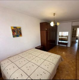 2-комн. квартира на ул. Туманяна в центре, 80 кв.м., 6/10 этаж, высокие потолки, каменное здание