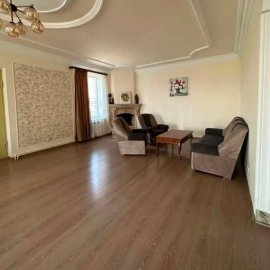 Двухэтажный каменный дом в Аштараке, 330 кв.м.