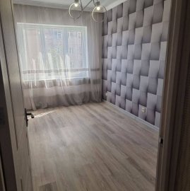 3-комн. квартира на ул. Зоравара Андраника в Малатия-Себастии, 74 кв.м., 4/9 этаж, высокие потолки