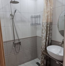 3-комн. квартира на ул. Зоравара Андраника в Малатия-Себастии, 74 кв.м., 4/9 этаж, высокие потолки