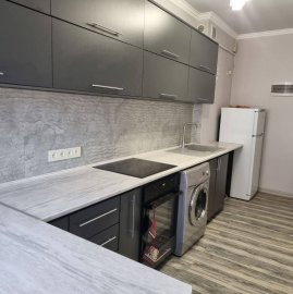 3-комн. квартира на ул. Зоравара Андраника в Малатия-Себастии, 74 кв.м., 4/9 этаж, высокие потолки