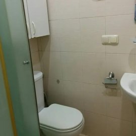 2-комн. квартира на ул. Туманяна в центре, 40 кв.м., предпоследний этаж, высокие потолки