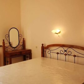 2-комн. квартира на ул. Туманяна в центре, 40 кв.м., предпоследний этаж, высокие потолки