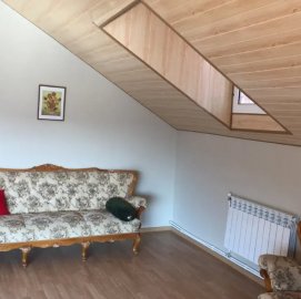 Трёхэтажный каменный дом, Арзакан в Арзакане, 330 кв.м., 3+ ванные, капитальный