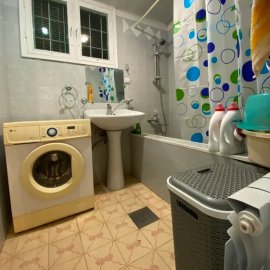 Одноэтажный каменный дом на ул. Лер Камсара в центре, 124 кв.м.