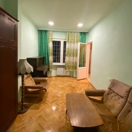 Одноэтажный каменный дом на ул. Лер Камсара в центре, 124 кв.м.