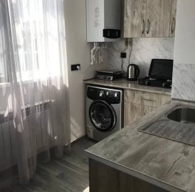 2-комн. квартира в новостройке на ул. Чехова в Шенгавите, 44 кв.м., 1/11 этаж, высокие потолки