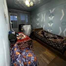 4-комн. квартира, улица в Арташате, 114 кв.м., предпоследний этаж, высокие потолки, каменное здание