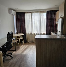 2-комн. квартира на ул. Сарьяна в центре, 50 кв.м., 2/7 этаж, евроремонт, каменное здание