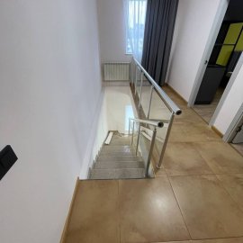 4-комн. квартира на пр. Комитаса в Арабкире, 131 кв.м., предпоследний этаж, 2 ванные, евроремонт