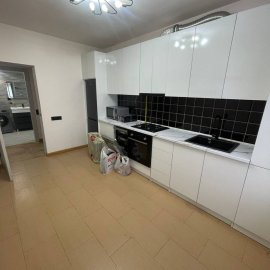 4-комн. квартира на пр. Комитаса в Арабкире, 131 кв.м., предпоследний этаж, 2 ванные, евроремонт