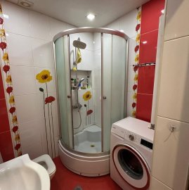 1-комн. квартира на ул. Атенка в центре, 45 кв.м.