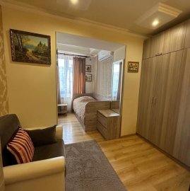 1-комн. квартира на ул. Атенка в центре, 45 кв.м.