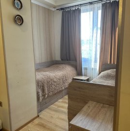 1-комн. квартира на ул. Атенка в центре, 45 кв.м.