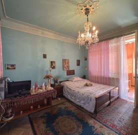 3-комн. квартира на ул. Вазгена Первого Веапара в Арабкире, 86 кв.м., 3/5 этаж, высокие потолки