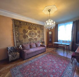 3-комн. квартира на ул. Вазгена Первого Веапара в Арабкире, 86 кв.м., 3/5 этаж, высокие потолки