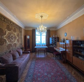 3-комн. квартира на ул. Вазгена Первого Веапара в Арабкире, 86 кв.м., 3/5 этаж, высокие потолки