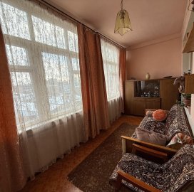 3-комн. квартира на ул. Вазгена Первого Веапара в Арабкире, 86 кв.м., 3/5 этаж, высокие потолки