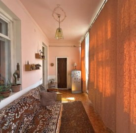 3-комн. квартира на ул. Вазгена Первого Веапара в Арабкире, 86 кв.м., 3/5 этаж, высокие потолки