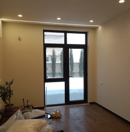 Двухэтажный дом на ул. Ачаряна в Аване, 190 кв.м., 3+ ванные, евроремонт