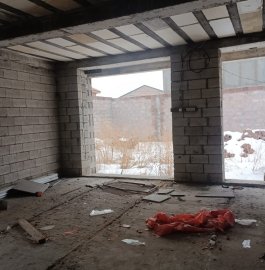 Трёхэтажный дом, улица Хачатура Абовяна в Ариндже, 280 кв.м., 3+ ванные