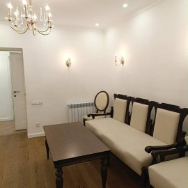 4-комн. квартира на пр. Азатутян в Арабкире, 116 кв.м., 2/5 этаж, 2 ванные,