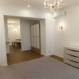 4-комн. квартира на пр. Азатутян в Арабкире, 116 кв.м., 2/5 этаж, 2 ванные,