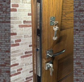 Մետաղյա մուտքի դուռ Sandrift երկու փականով