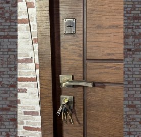 Մետաղյա մուտքի դուռ Roastwood երկու փականով