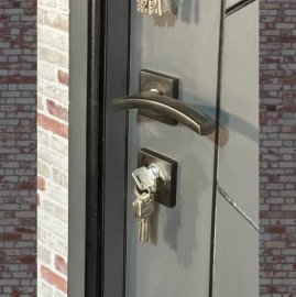 Մետաղյա մուտքի դուռ Metalux երկու փականով