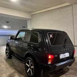 Lada Niva Urban Legend