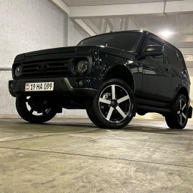 Lada Niva Urban Legend