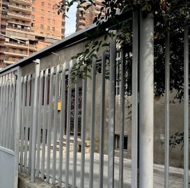 Продается земельный участок под жилую застройку в центре Еревана с расположенными на нем двумя домами.