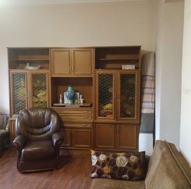 Продается земельный участок под жилую застройку в центре Еревана с расположенными на нем двумя домами.