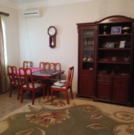 Трёхэтажный каменный дом на ул. Тигран Петросян в Дзорахбюре, 205 кв.м., 2 ванные