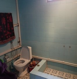 Трёхэтажный каменный дом на ул. Тигран Петросян в Дзорахбюре, 205 кв.м., 2 ванные