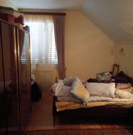 Трёхэтажный каменный дом на ул. Тигран Петросян в Дзорахбюре, 205 кв.м., 2 ванные