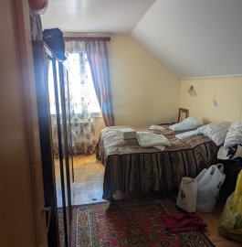 Трёхэтажный каменный дом на ул. Тигран Петросян в Дзорахбюре, 205 кв.м., 2 ванные