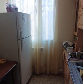 Трёхэтажный каменный дом на ул. Тигран Петросян в Дзорахбюре, 205 кв.м., 2 ванные