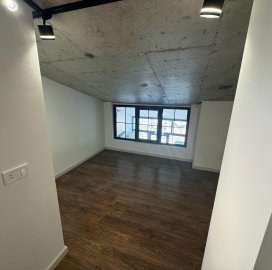 3-комн. квартира в новостройке на ул. Дуряна в Норк-Мараш, 70 кв.м., высокие потолки