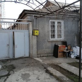 Одноэтажный каменный дом, улица Нор Ареша в Эребуни, 50 кв.м., капитальный ремонт