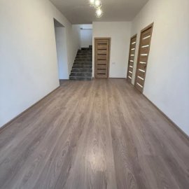 Двухэтажный каменный дом, улица Нор Ареша в Эребуни, 210 кв.м., 3+ ванные, евроремонт