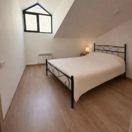 Двухэтажный каменный дом, улица Нор Ареша в Эребуни, 210 кв.м., 3+ ванные, евроремонт