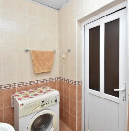 3-комн. квартира на ул. Таманяна в центре, 100 кв.м., 2/5 этаж, высокие потолки, капитальный ремонт