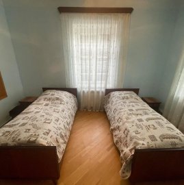 3-комн. квартира на ул. Айрика Мурадяна в Арабкире, 100 кв.м., 1/2 этаж, капитальный ремонт