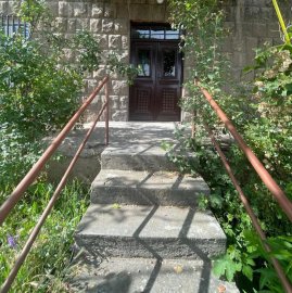 3-комн. квартира на ул. Айрика Мурадяна в Арабкире, 100 кв.м., 1/2 этаж, капитальный ремонт