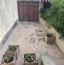 3-комн. квартира на ул. Айрика Мурадяна в Арабкире, 100 кв.м., 1/2 этаж, капитальный ремонт