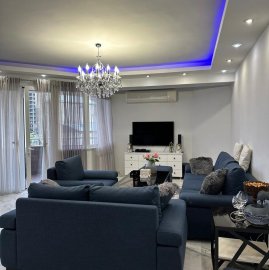 4-комн. квартира в новостройке на ул. Фрика в центре, 130 кв.м., предпоследний этаж, 3+ ванные